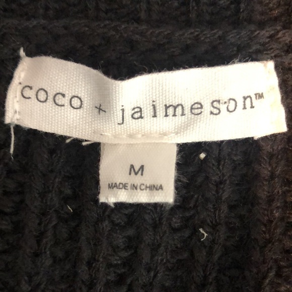 Coco + Jaimeson Destructed Sweater NWOT Medium - Picture 6 of 10